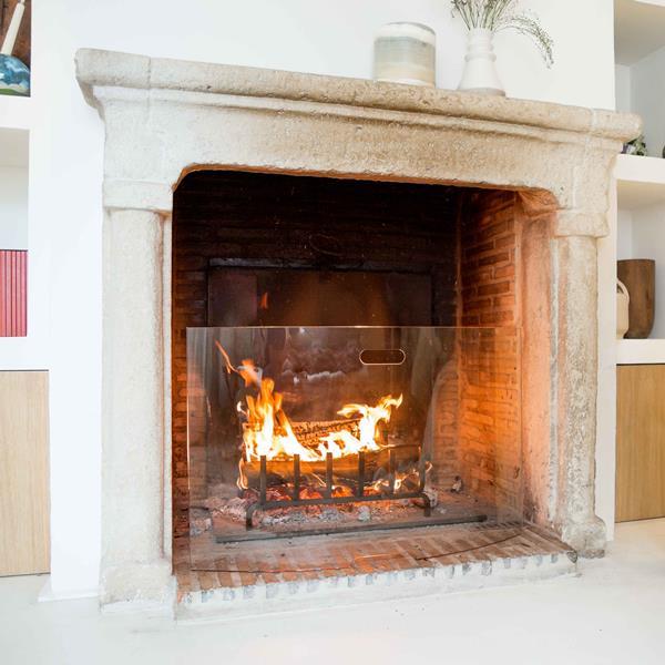 Glass fireplace screens